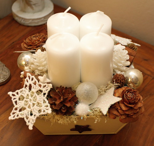 Sněhobílý adventní svícen — foto 4