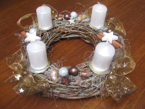 Adventní věnec hnědobílý — foto 2