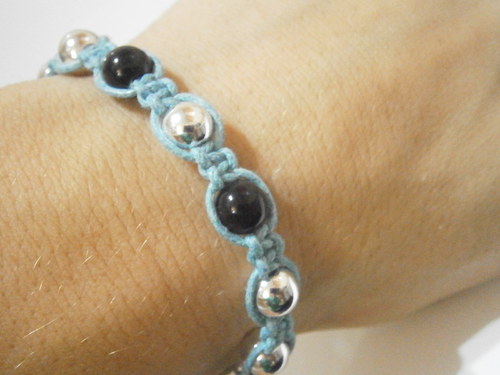 Modrý elegantní náramek (macramé) — foto 3