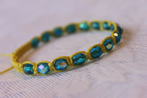 Náramek makramé/shamballa — foto 2