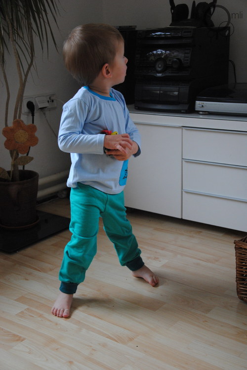 Dětské tepláky zelenkavé, vel. 6-9 M — foto 2