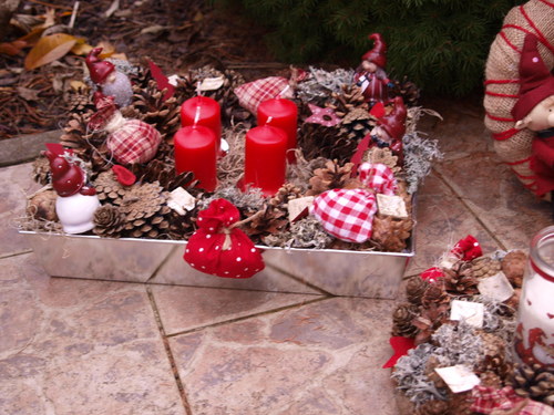 Vánoce se skřítky - adventní věnec — foto 5