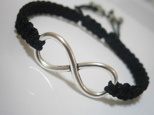 Infinity náramek černý (macramé) — foto 3