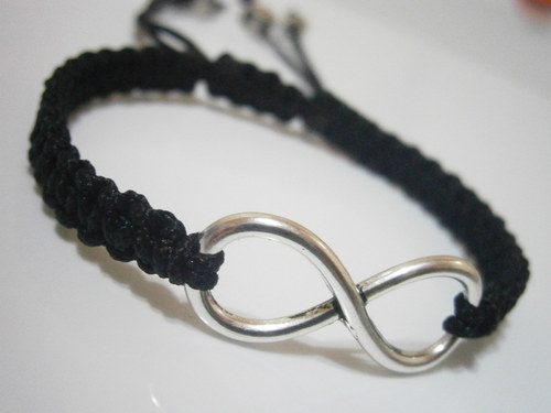 Infinity náramek černý (macramé) — foto 5