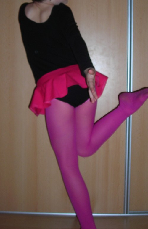 Dres se sukýnkou — foto 3