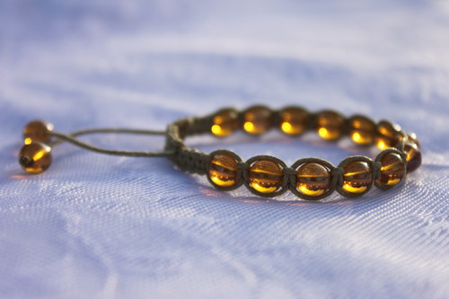 S kapkami medu.. Náramek macramé/shamballa — foto 4