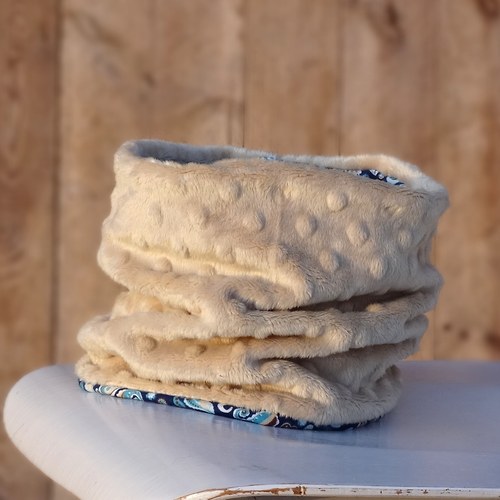 Nákrčník "modrý velbloud" — foto 2