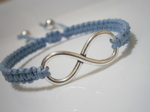 Infinity náramek modrý (macramé) — foto 2
