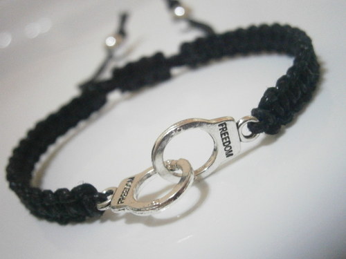 Náramek "Pouta" - černý (macramé) - Unisex — foto 2