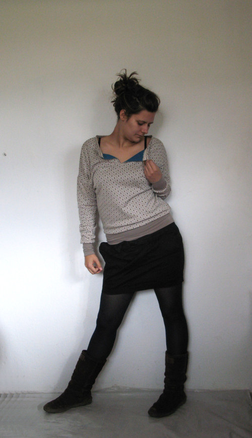 Očíčková elegantní mikina — foto 3