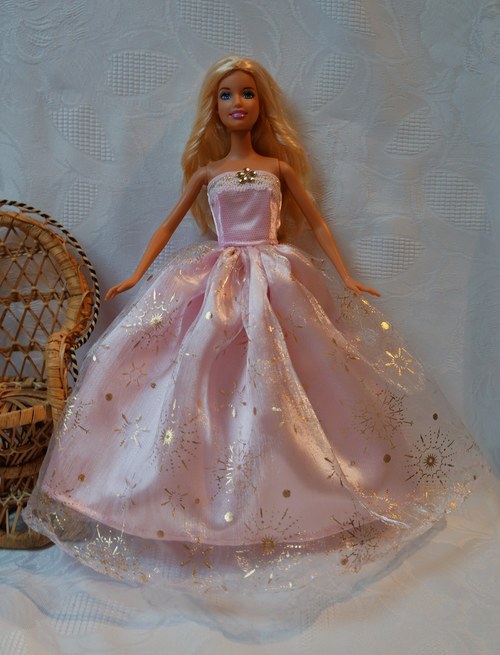 Růžové šaty - princezna — foto 2