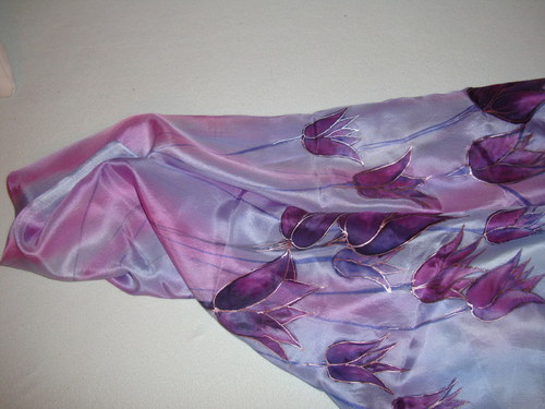 Modrofialová šála s tulipány — foto 2