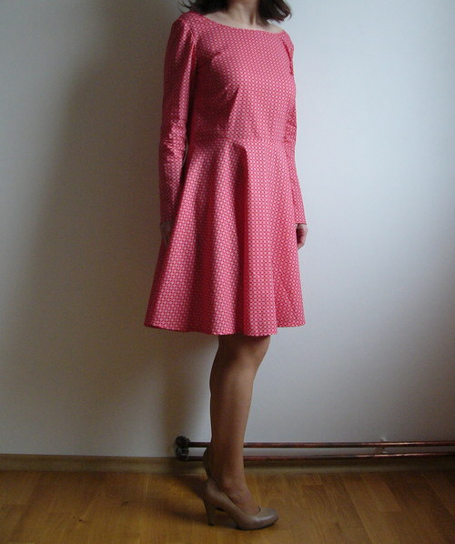 Červené retro šaty — foto 5