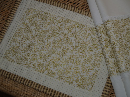 Prostírání - Zlatá cesmína — foto 2