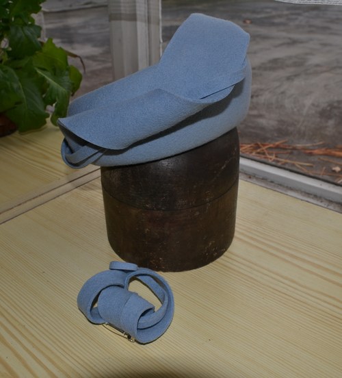 Klobouk Ingrid - světle modrý — foto 5