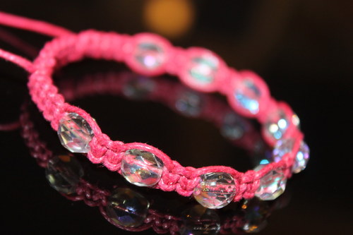 Vánoční nálada.. ;) Náramek macramé/shamballa — foto 4