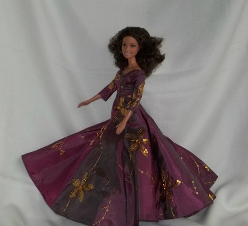 Fialové šaty pro Barbie s flitry-SLEVA — foto 2