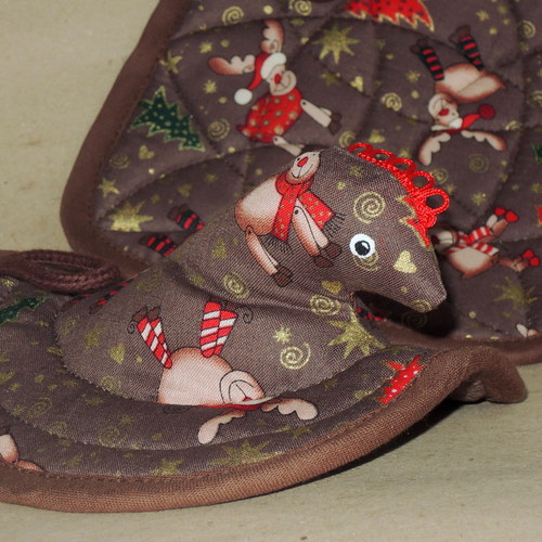 Adventní kolekce - hnědá chňapka se sobem — foto 5