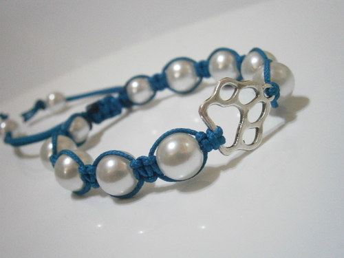 Náramek s tlapičkou (macramé) — foto 2