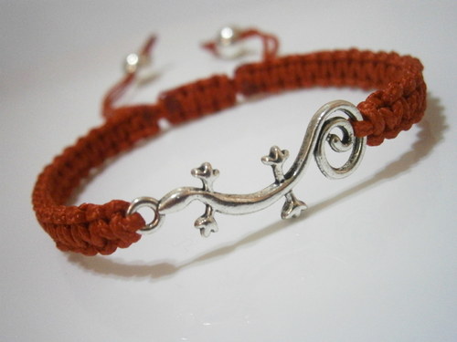 Náramek s ještěrkou (macramé) — foto 2