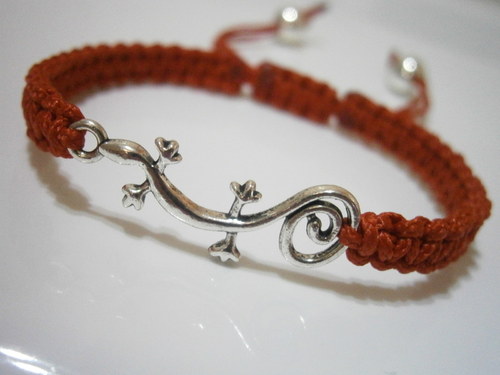 Náramek s ještěrkou (macramé) — foto 4