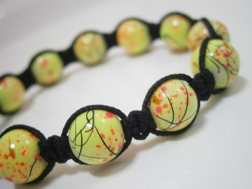 Žlutý náramek (macramé/shamballa) — foto 3