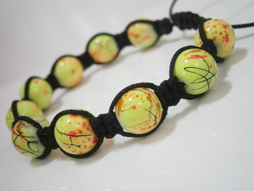 Žlutý náramek (macramé/shamballa) — foto 5