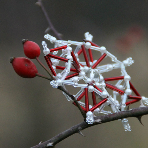 Vánoční ozdoba z korálků 3D — foto 2