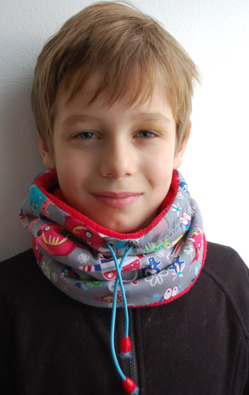 Nákrčník s příšerkami — foto 2
