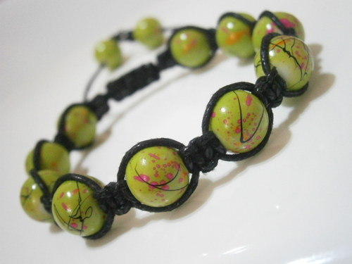 Zelený náramek (macramé/shamballa) — foto 2