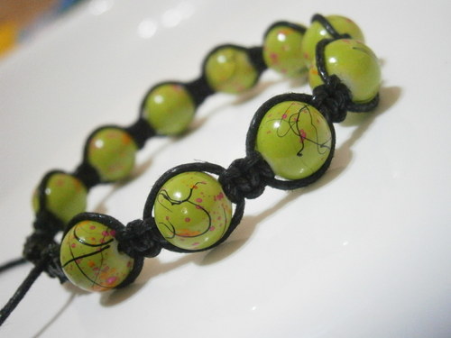 Zelený náramek (macramé/shamballa) — foto 5