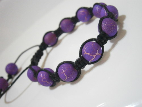 Fialový náramek (macramé/shamballa) — foto 5