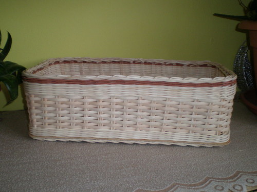 Zásuvka s hnědým proužkem — foto 2