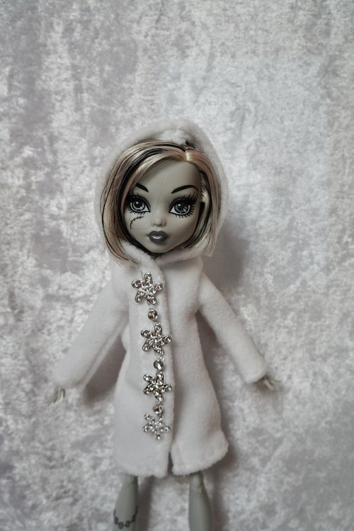 Sněhový kabátek pro Monster High — foto 3