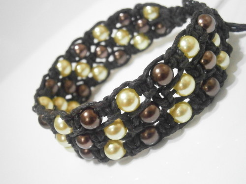 Perličkový trojitý náramek (macramé) — foto 2