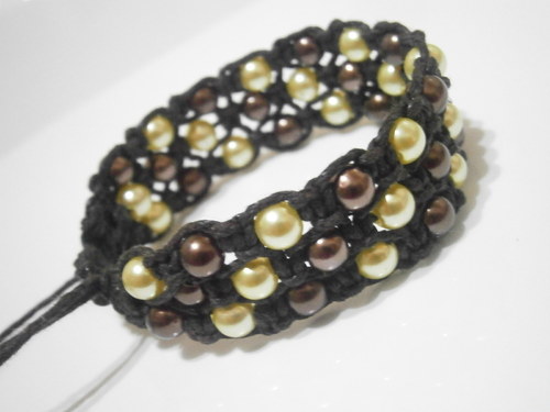 Perličkový trojitý náramek (macramé) — foto 3