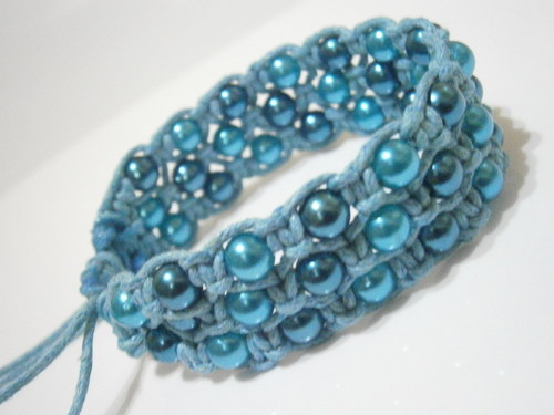 Perličkový tyrkysový náramek (macramé) — foto 2