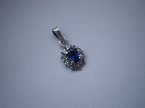 PŘÍVĚSEK (spinel) — foto 3