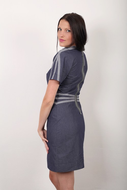 Riflové šaty — foto 3