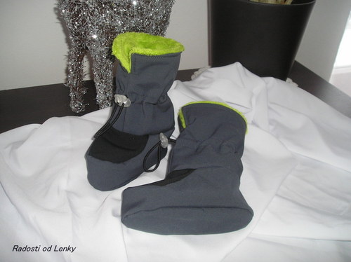 Softshellové botičky pro nechodící nožičky — foto 3