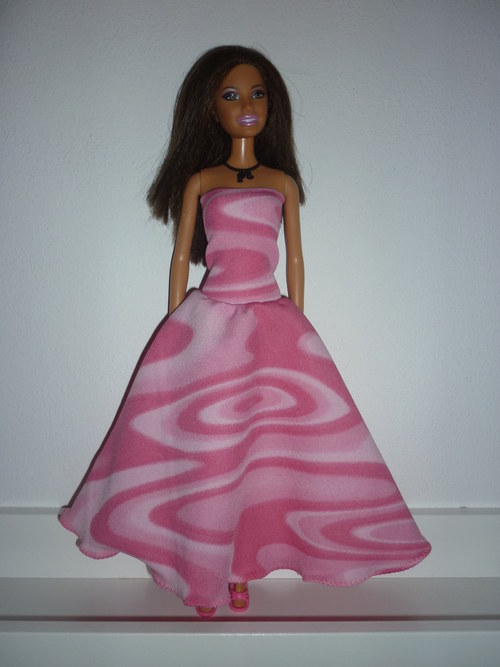Šaty na panenku Barbie — foto 2