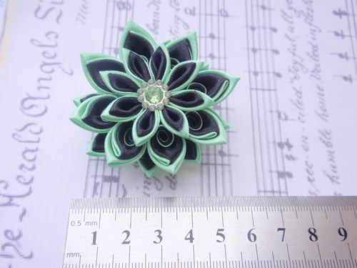 Brož Lime and black — foto 2