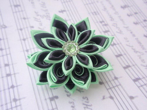 Brož Lime and black — foto 4