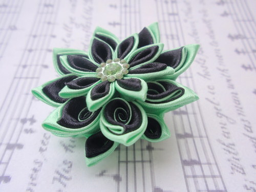 Brož Lime and black — foto 5