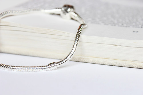 Kovový hadí náramek - 19 cm — foto 2