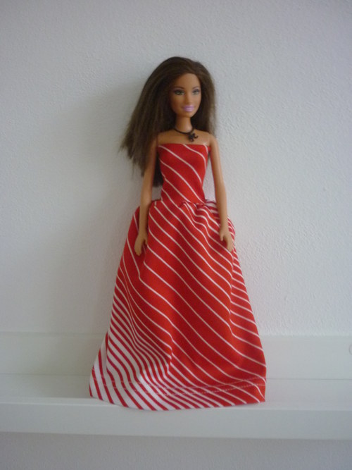 Šaty na panenku Barbie — foto 2