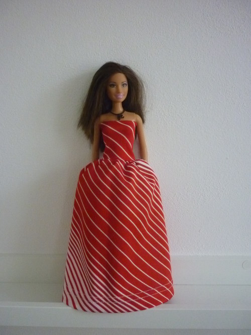 Šaty na panenku Barbie — foto 3