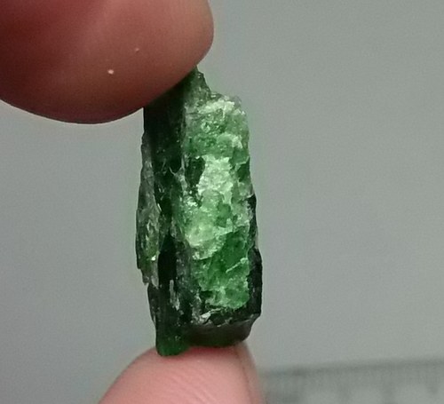 Chromdiopsid surový - B754 — foto 3