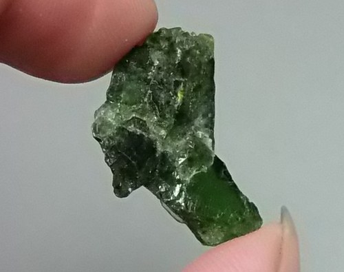 Chromdiopsid surový - B755 — foto 3