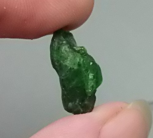 Chromdiopsid surový - B760 — foto 3